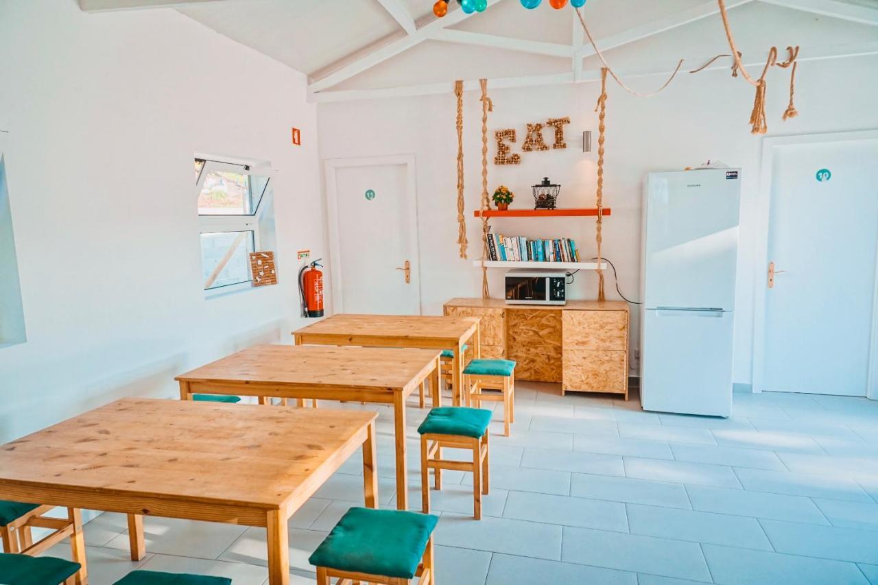 Oasis Backpackers Hostel Sintra Surf Colares Exterior foto