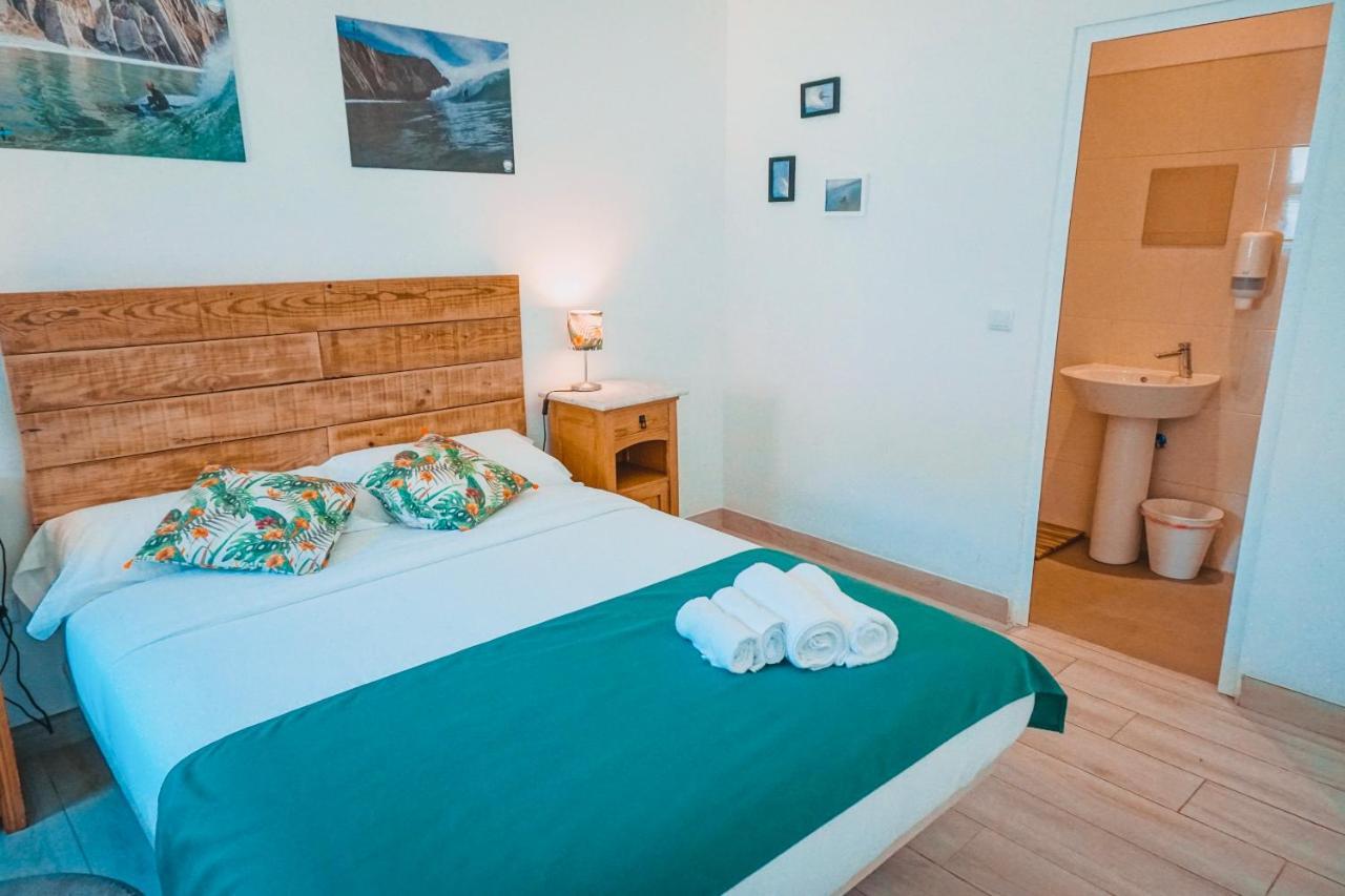 Oasis Backpackers Hostel Sintra Surf Colares Exterior foto